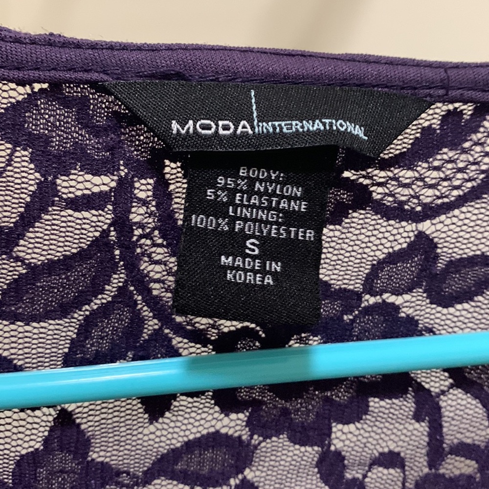 Moda International Size Small - image 3
